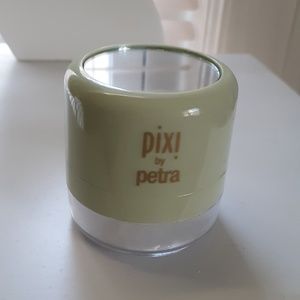 PIXIE TRANSLUCENT POWDER
